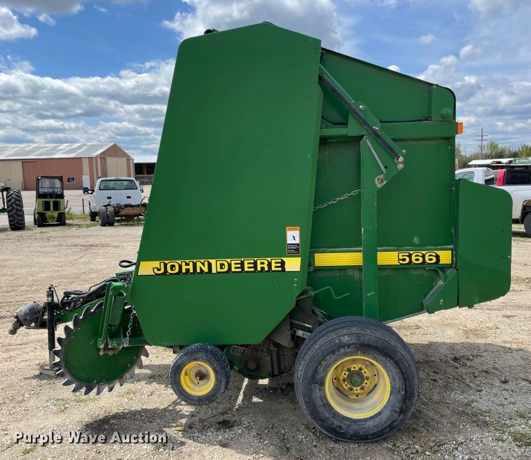 image for item IR9884 1999 John Deere 566  round baler