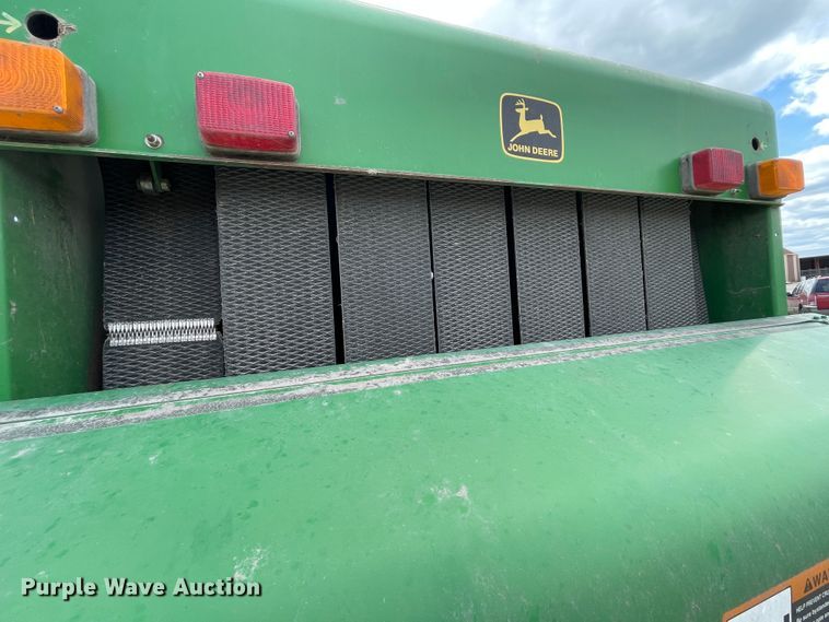 image for item IR9884 1999 John Deere 566  round baler