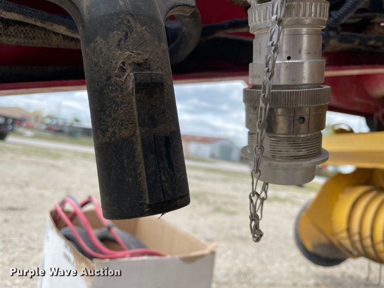 image for item IR9885 2013 New Holland BR7090  round baler