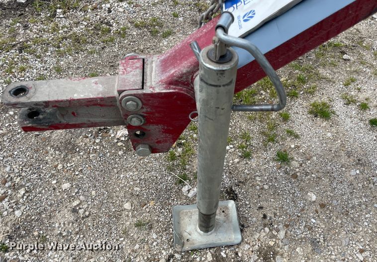 image for item IR9886 2012 New Holland HT154 hay rake