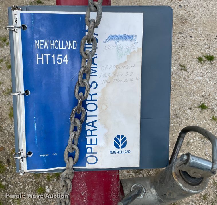 image for item IR9886 2012 New Holland HT154 hay rake
