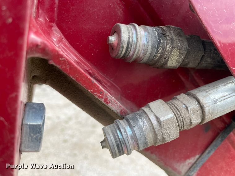 image for item IR9886 2012 New Holland HT154 hay rake