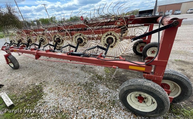 image for item IR9891 H&S BF14HC hay rake
