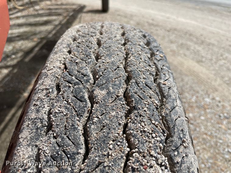 image for item IR9891 H&S BF14HC hay rake