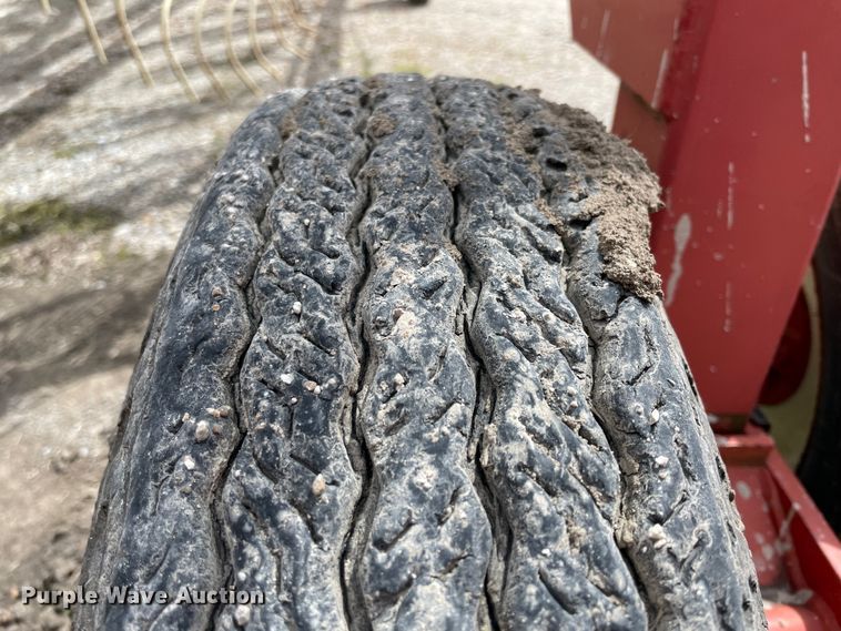 image for item IR9891 H&S BF14HC hay rake