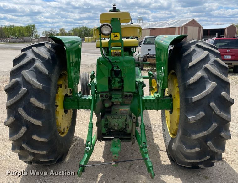 image for item IR9895 1964 John Deere 4020  tractor