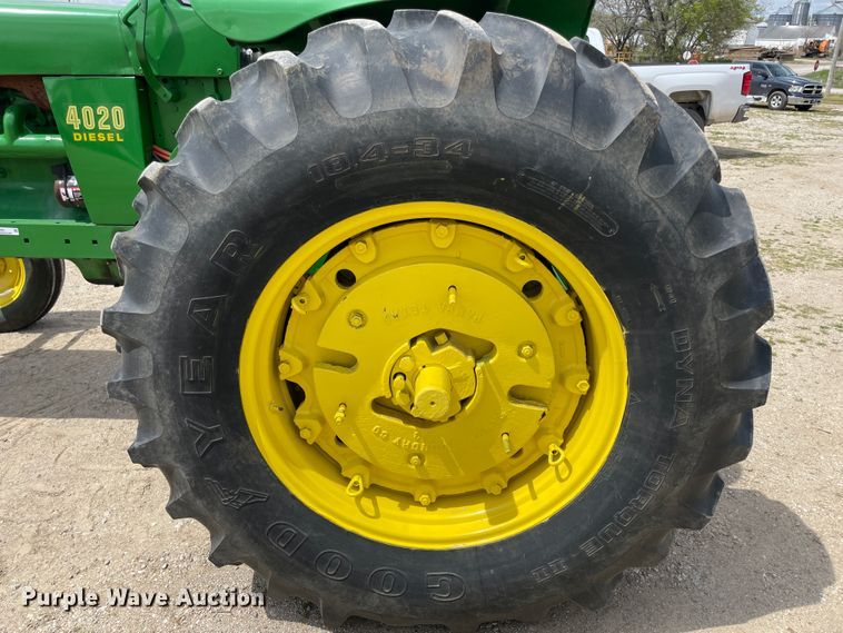image for item IR9895 1964 John Deere 4020  tractor