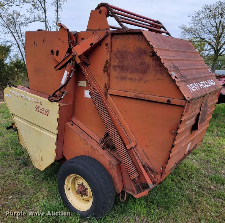 image for item IV9024 1979 New Holland 846  round baler