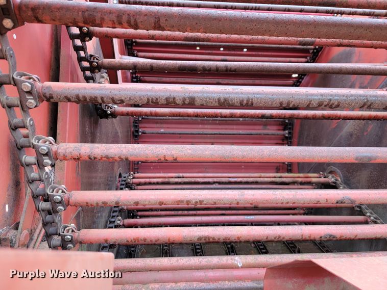 image for item IV9024 1979 New Holland 846  round baler