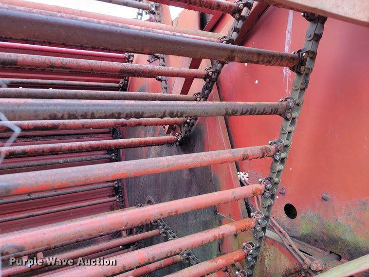 image for item IV9024 1979 New Holland 846  round baler