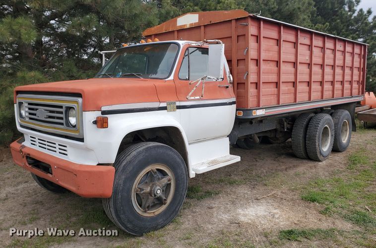 image for item IX9837 1977 Chevrolet C65  grain truck