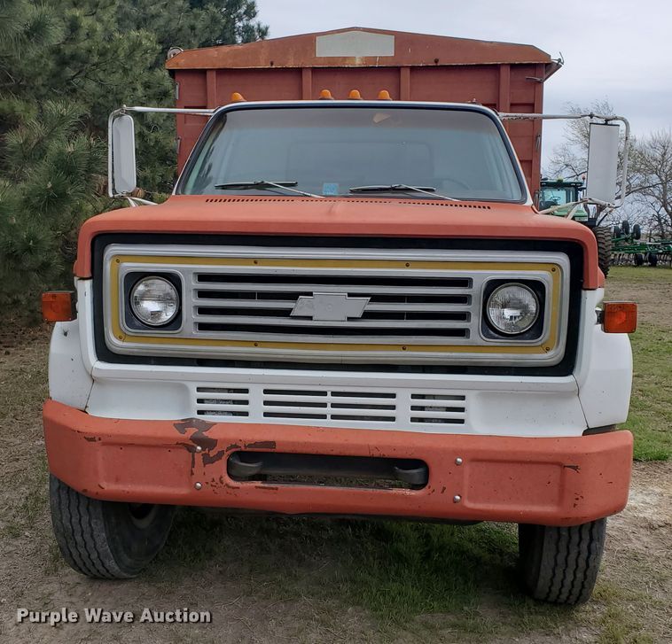 image for item IX9837 1977 Chevrolet C65  grain truck