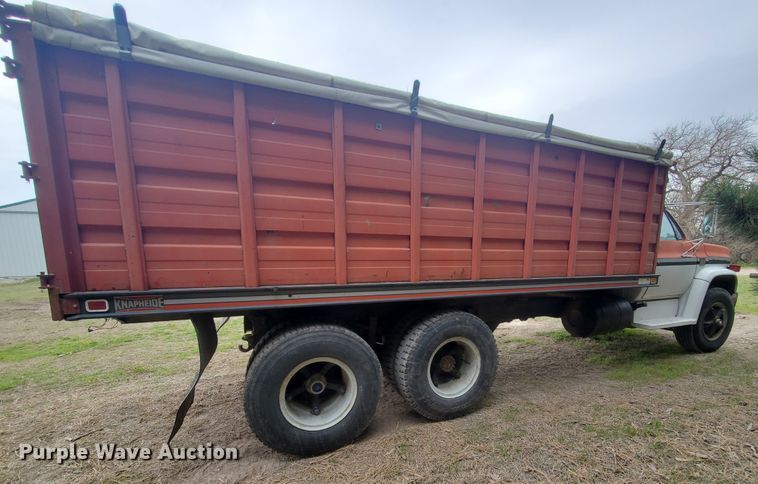 image for item IX9837 1977 Chevrolet C65  grain truck