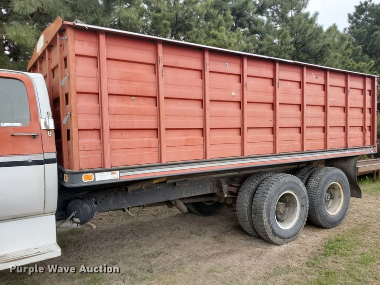 image for item IX9837 1977 Chevrolet C65  grain truck