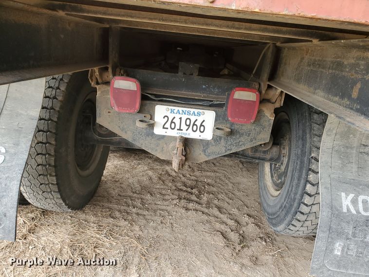 image for item IX9837 1977 Chevrolet C65  grain truck