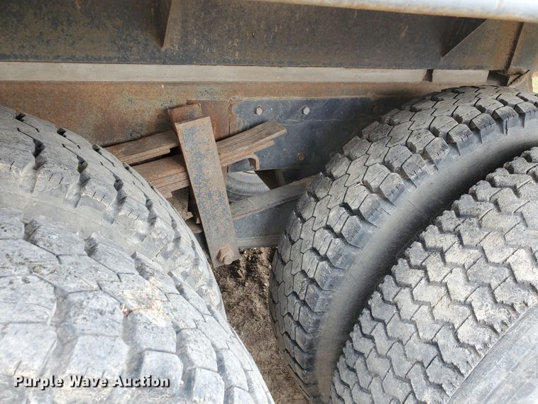 image for item IX9837 1977 Chevrolet C65  grain truck