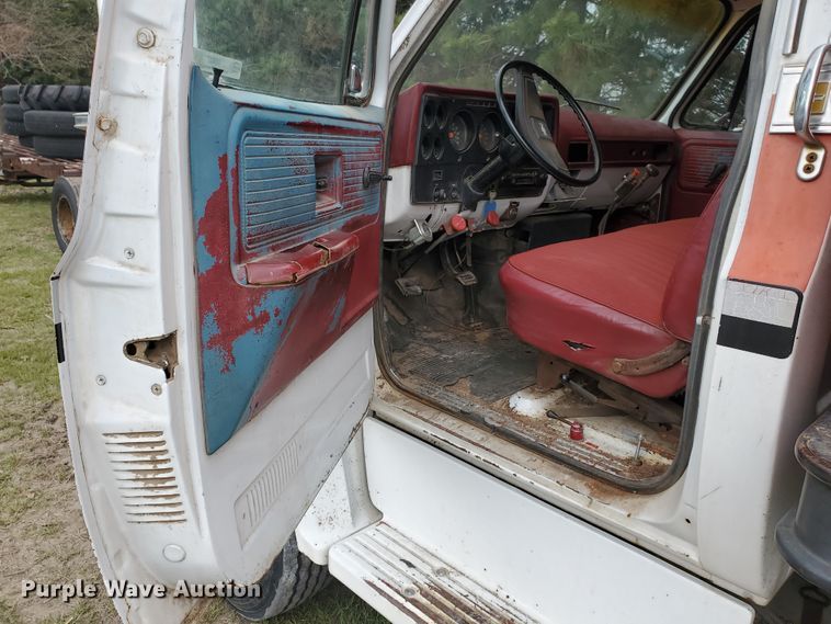 image for item IX9837 1977 Chevrolet C65  grain truck