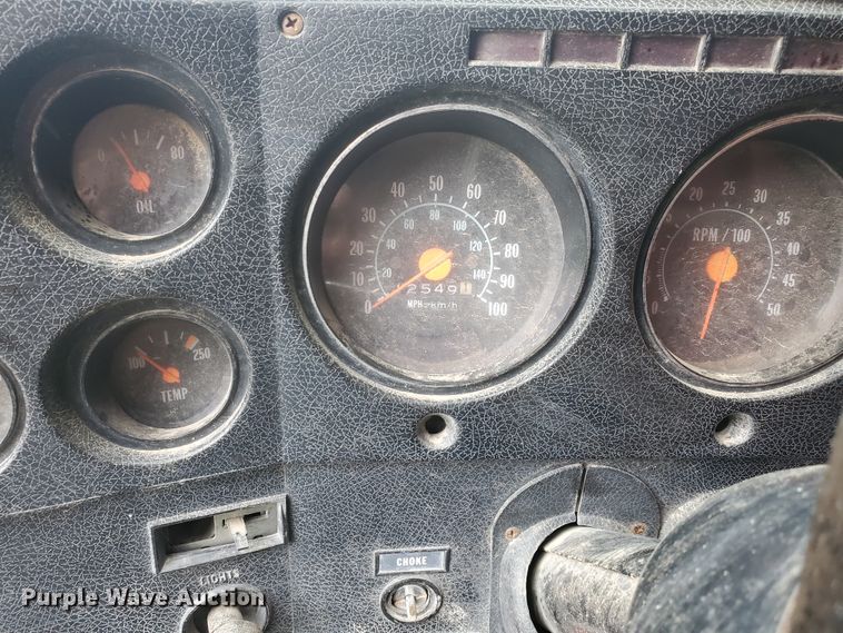 image for item IX9837 1977 Chevrolet C65  grain truck