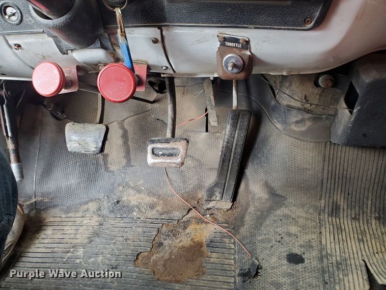 image for item IX9837 1977 Chevrolet C65  grain truck