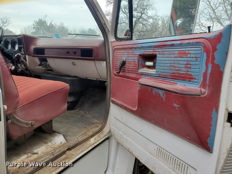 image for item IX9837 1977 Chevrolet C65  grain truck