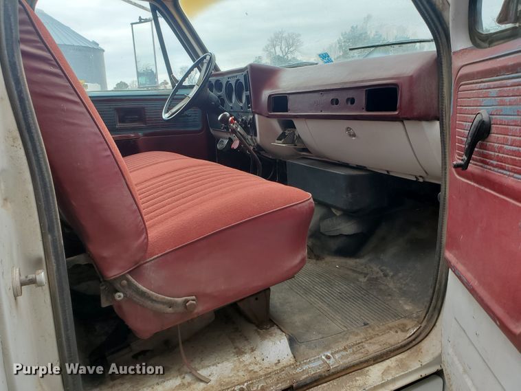 image for item IX9837 1977 Chevrolet C65  grain truck