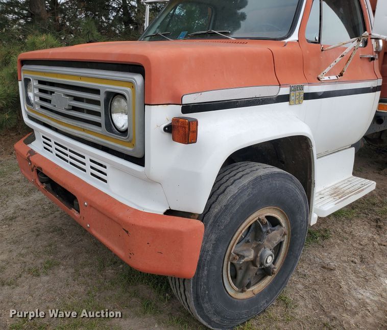 image for item IX9837 1977 Chevrolet C65  grain truck