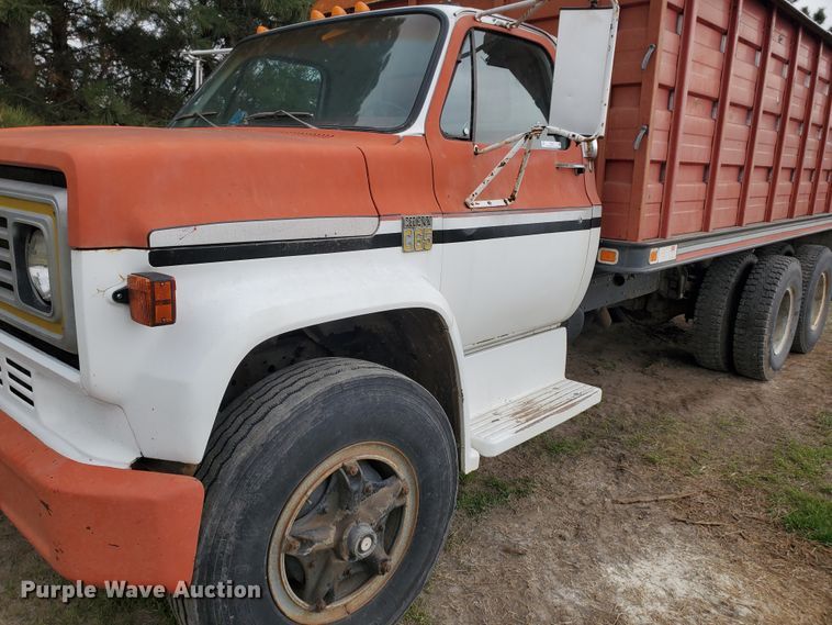 image for item IX9837 1977 Chevrolet C65  grain truck