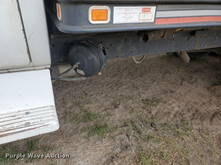 image for item IX9837 1977 Chevrolet C65  grain truck