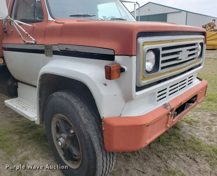 image for item IX9837 1977 Chevrolet C65  grain truck
