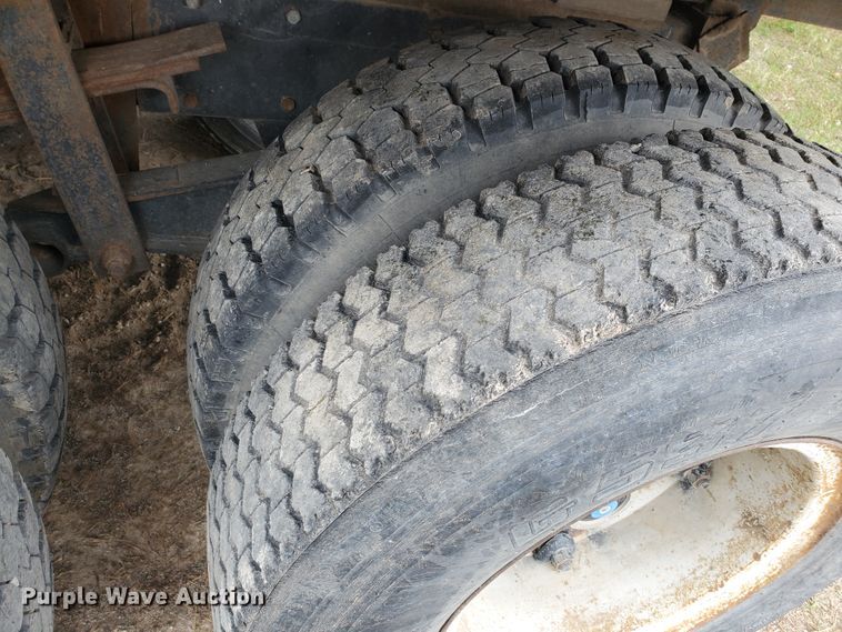 image for item IX9837 1977 Chevrolet C65  grain truck
