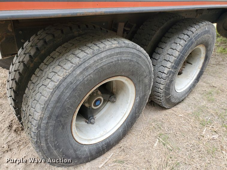 image for item IX9837 1977 Chevrolet C65  grain truck