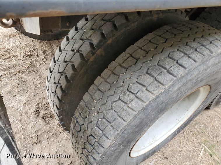image for item IX9837 1977 Chevrolet C65  grain truck