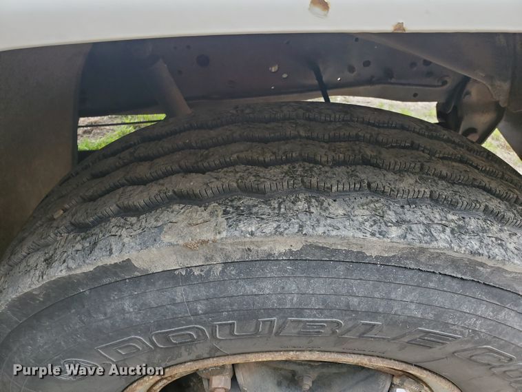 image for item IX9837 1977 Chevrolet C65  grain truck