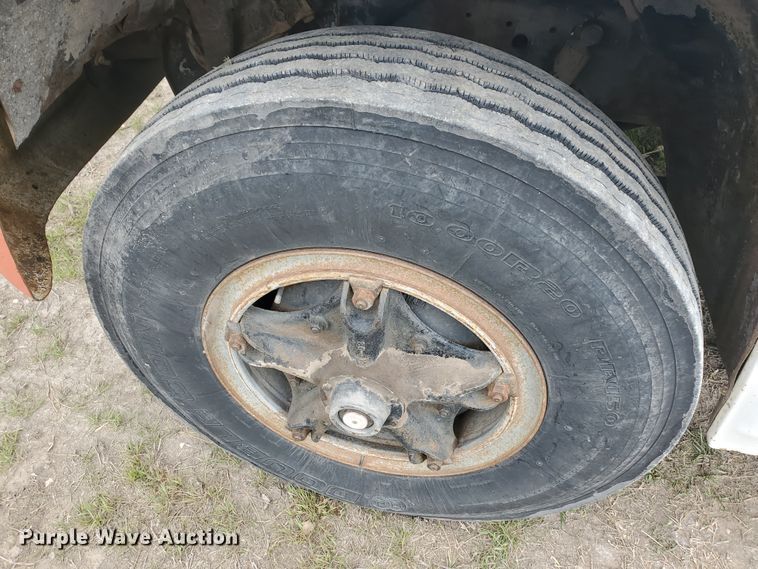 image for item IX9837 1977 Chevrolet C65  grain truck
