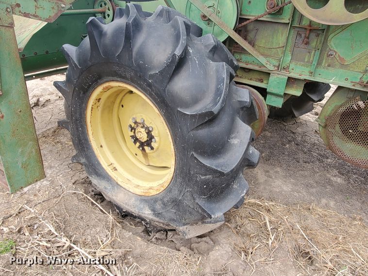 image for item IX9845 John Deere 55  combine