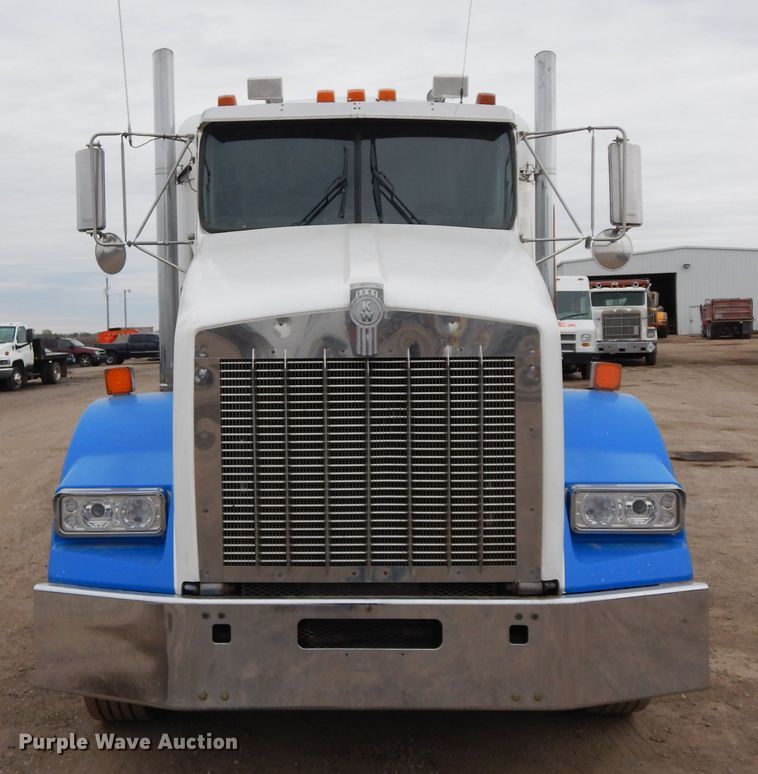 image for item DF6789 1996 Kenworth T800  semi truck