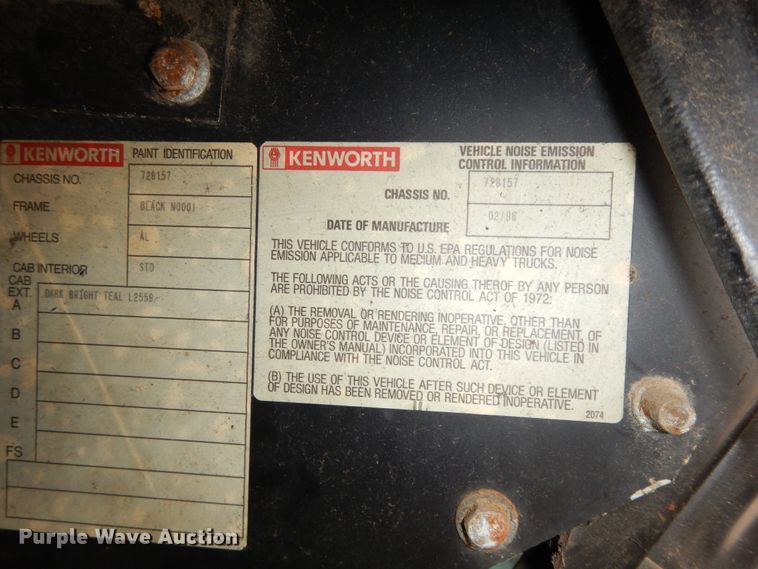 image for item DF6789 1996 Kenworth T800  semi truck