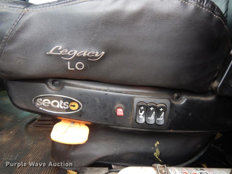 image for item DF6789 1996 Kenworth T800  semi truck