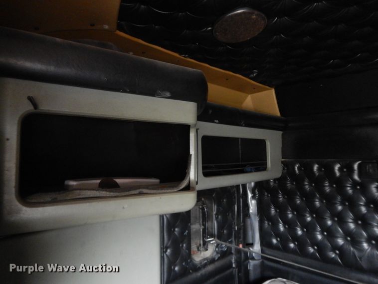 image for item DF6789 1996 Kenworth T800  semi truck