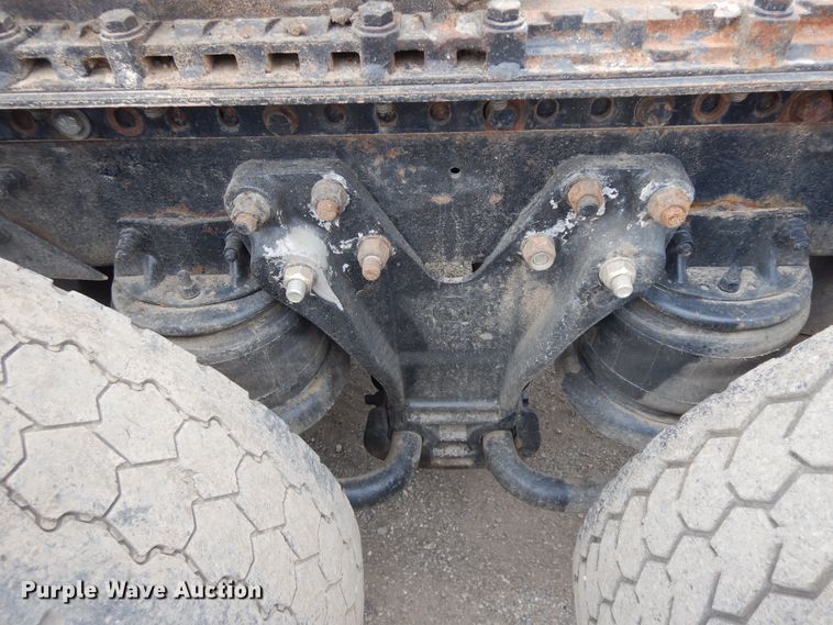 image for item DF6789 1996 Kenworth T800  semi truck