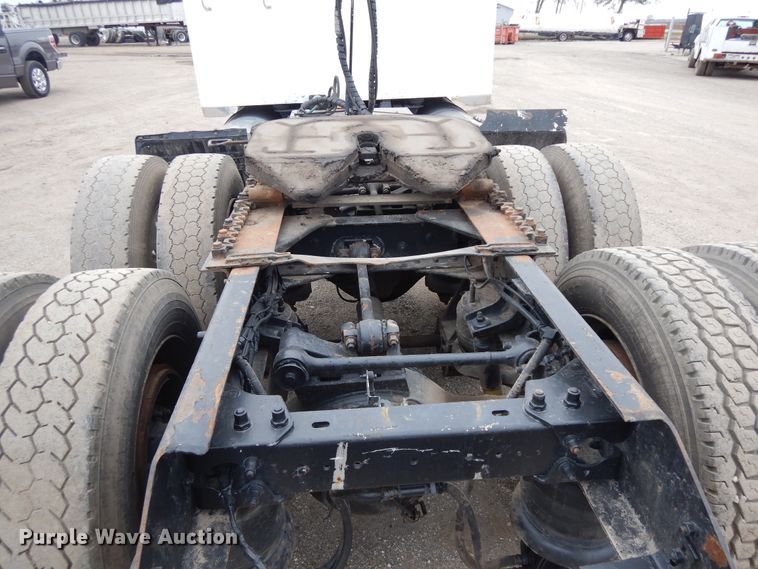 image for item DF6789 1996 Kenworth T800  semi truck