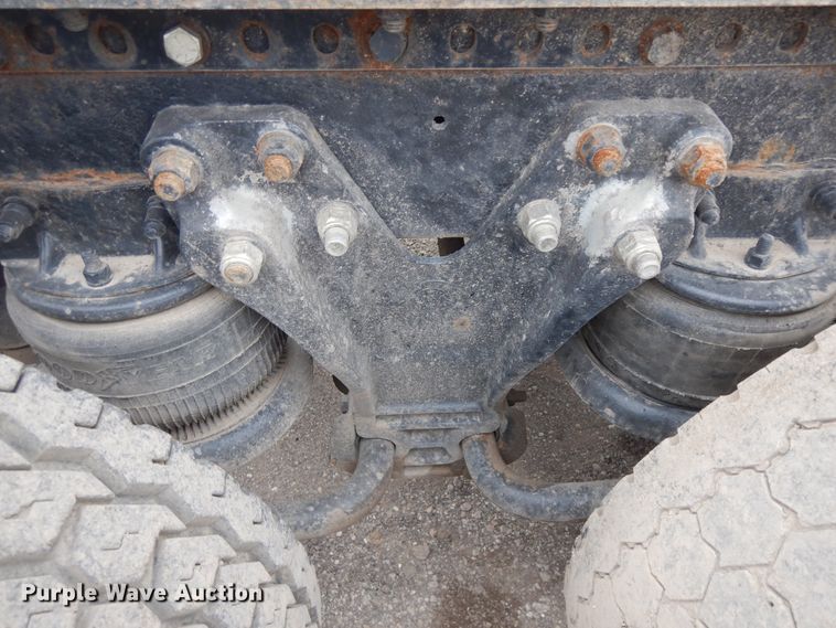 image for item DF6789 1996 Kenworth T800  semi truck