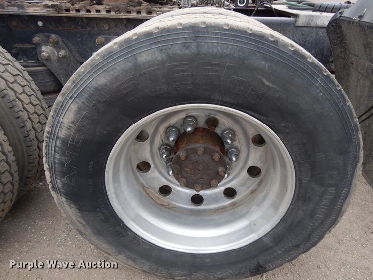 image for item DF6789 1996 Kenworth T800  semi truck