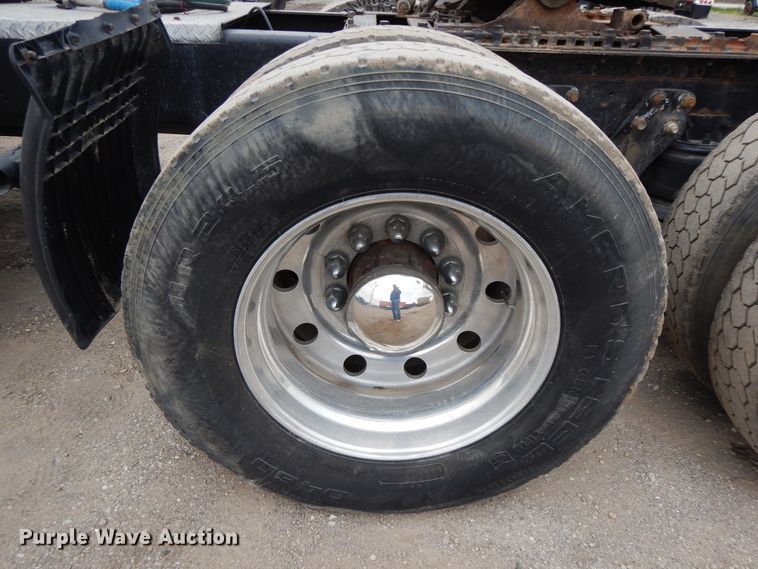 image for item DF6789 1996 Kenworth T800  semi truck