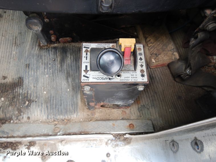 image for item DF6791 2003 Kenworth T800  semi truck