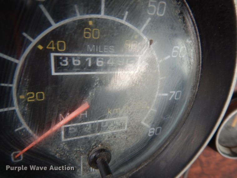 image for item DF6791 2003 Kenworth T800  semi truck