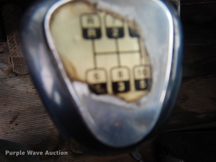 image for item DF6791 2003 Kenworth T800  semi truck