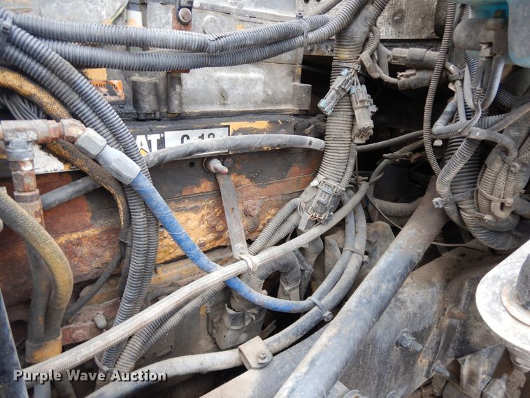 image for item DF6791 2003 Kenworth T800  semi truck