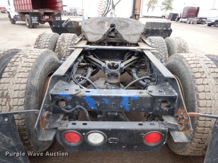 image for item DF6791 2003 Kenworth T800  semi truck