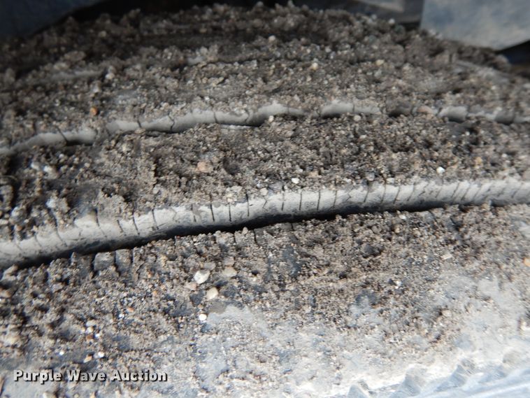 image for item DF6791 2003 Kenworth T800  semi truck